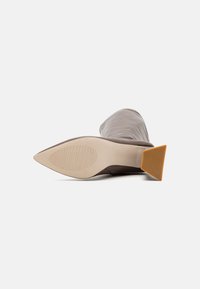 RAID TENBY - Stiefel - brown