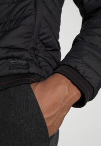 Jack & Jones PREMIUM JJLUKE LIGHT JACKET - Casaco de verão - black