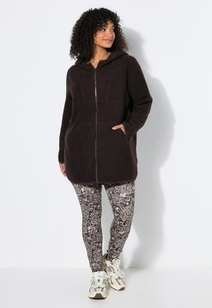 Ulla Popken, LONGLINE TEDDY FLEECE HOODED JACKET - Abrigo corto - mahogany
