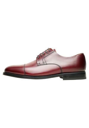 Burgunderfarbene Leder-Halbschuhe mit einer abgerundeten Zehenpartie, detaillierter Stickerei, fünf Ösen Schnürdesign und einer flachen schwarzen Sohle.