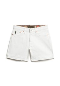 Pantalones cortos de mezclilla blanca con un dobladillo sin terminar, cinco bolsillos y herrajes de cobre. La parte interior de la cinturilla presenta una tela con un patrón colorido.