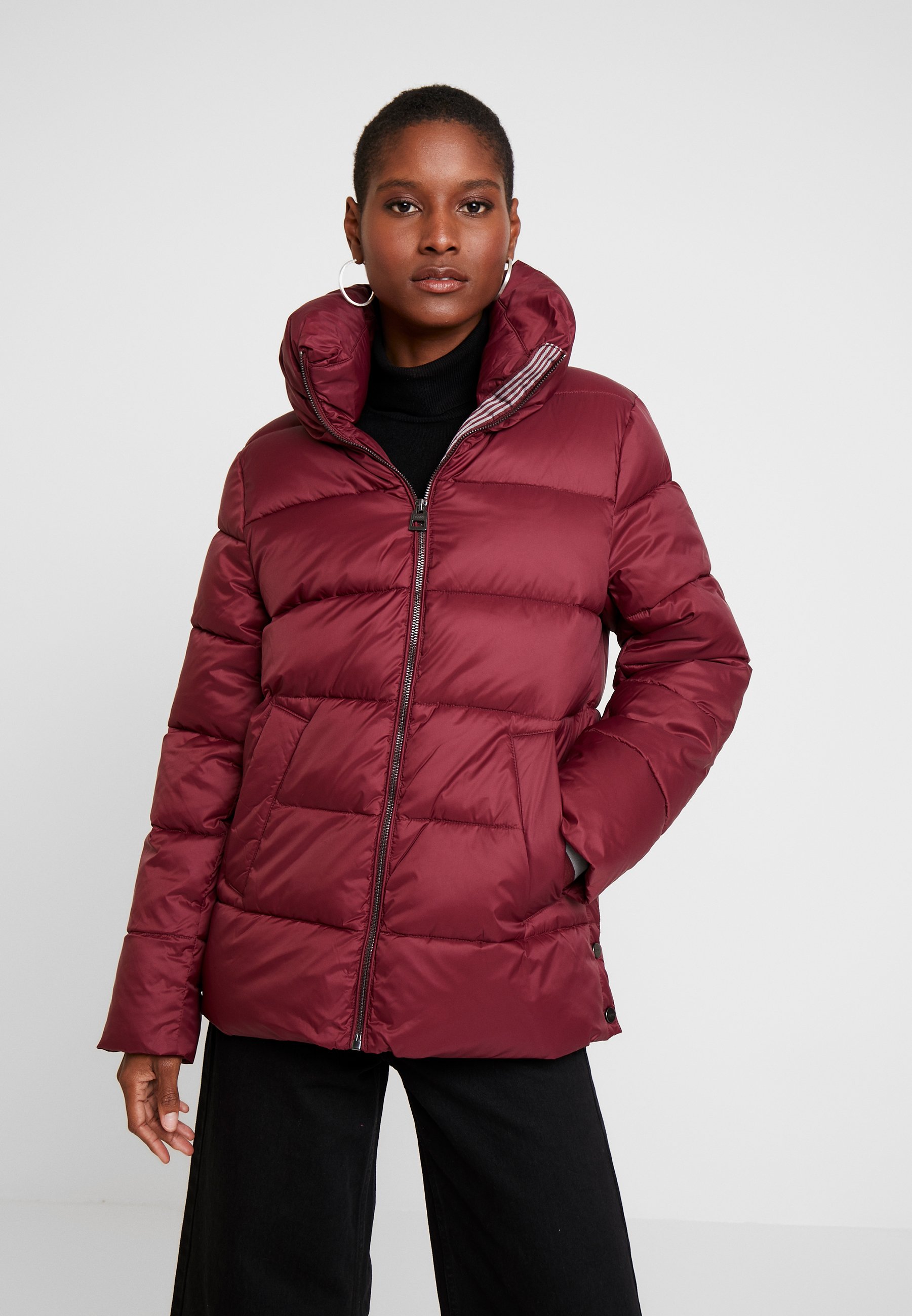 Röda Jackor Dam . Köp damjackor online på Zalando.se Röda Jackor Dam . Köp damjackor online på Zalando.se