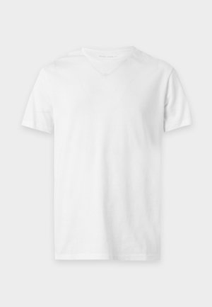 Pier One, 3 PACK BASIC MUSCLE FIT T SHIRT - Lihtne T-särk - white