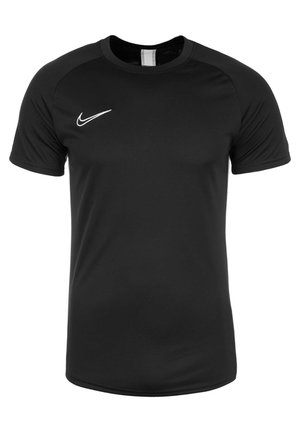 T-shirt de sport noir à manches courtes de Nike avec col rond et logo Nike swoosh blanc sur le haut gauche de la poitrine.