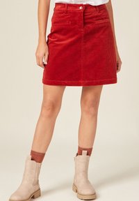 BONOBO Jeans ENGANLIEGENDER - Falda acampanada - rouge foncé