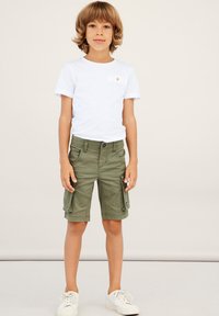 Name it - NKMRYAN  - Pantalones cargo - deep lichen green Imagen en miniatura 1