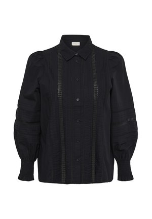 Fekete hosszú ujjú blúz puffos ujjakkal, gombos elejével, ráncos mandzsettákkal, gallérral és függőleges csipke betétekkel az elején és az ujjakon.