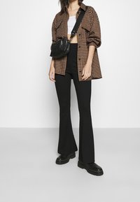 Monki Långärmad tröja - white