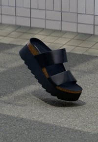 Επιλέχθηκε, black