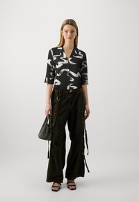 ONLY ONLNOVA LIFE LUX 3/4 CYBELE - Camicia - black