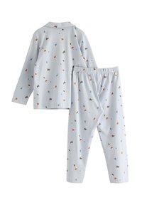 Pyjama-Set aus leichtem blauen Baumwollstoff mit einem Langarmshirt mit Kragen und Hose mit elastischem Bund, versehen mit einem Blumen- und Blätterdruck.