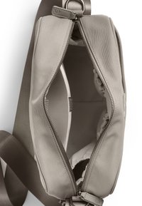 Elodie Diaper Nursing CROSSBODY - Tasker - moonshell