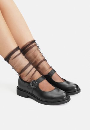 - Baleriny z zapięciem