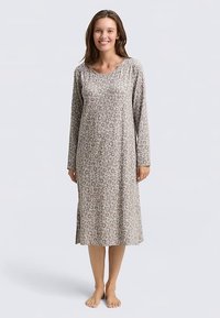 Nattkjole med leopardmønster i blødt beige stof, midilengde med lange ærmer og rund halsudskæring. Glat tekstur, afslappet pasform.