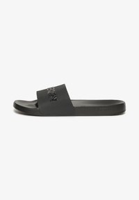 Sandalo nero a scivolo in gomma testurizzata. Caratterizzato da una fascia ampia con logo del marchio in rilievo e una suola piatta per comfort e facilità d'uso.
