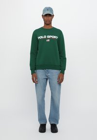 Polo Ralph Lauren POLO SPORT SWEATSHIRT UNISEX - Bluză de molton - new forest/white