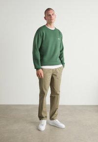 Mads Nørgaard STANDARD CREW LOGO - Sweatshirt - duck green