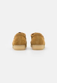 Clarks Originals WALLABEE - Sapatos de atacadores - brown
