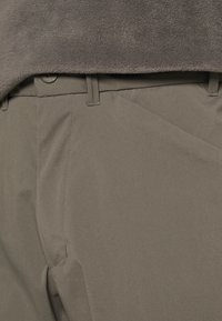 Houdini WADI PANTS - Calças para exterior - baremark green