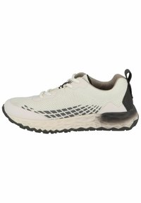 Scarpa da corsa leggera con tomaia in rete color crema, caratterizzata da un design geometrico grigio lungo il lato e un tallone in nero testurizzato.