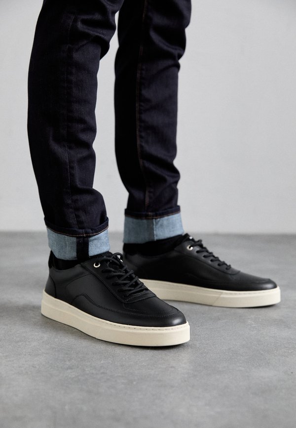 MONDO VIERA - Trainers3