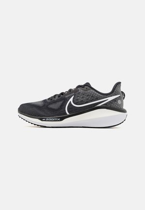 VOMERO 17 - Zapatillas de running neutras - black/white/anthracite