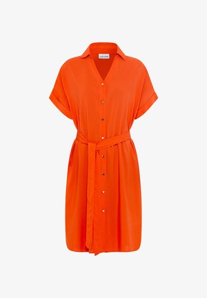 Vestito arancione con bottoni, maniche corte, colletto, cintura in vita e bottoni argentati sul davanti. Tessuto liscio con vestibilità comoda.