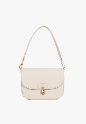 Piccola borsa a tracolla in pelle color crema con patta curva e chiusura a girello in tono oro, con attacchi per la tracolla nello stesso colore.