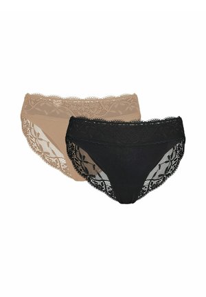 Dwie damskie koronkowe majtki bikini, jedne beżowe i jedne czarne, zdobione kwiatowymi wzorami i przezroczystymi siateczkowymi bokami.