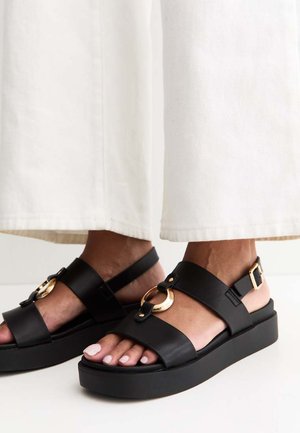 New Look HARDWARE DETAIL FLATFORM SANDALS - Sandales à plateforme - black
