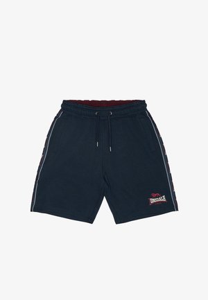 Marineblaue Shorts mit Kordelzug und Seitentaschen, weißen Paspeln an den Seiten, burgunderrotem Innenfutter und rotem Lonsdale London Logo am linken Bein.