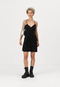 WAL G PETITE CLAIRE SKATER - Koktélruha / Partiruha - black