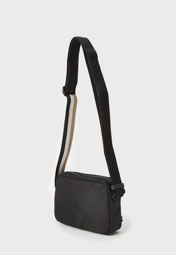 CATCH 3.0 - Cross body bag2