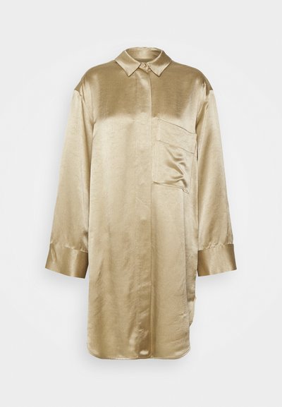 By Malene Birger OLISSE - Vestido camiseiro - nature