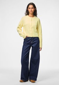 Pieces PCSILLY O NECK  - Gilet - pale banana