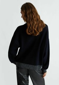 LIU JO CREW-NECK WITH RHINESTONES - Maglione - blue