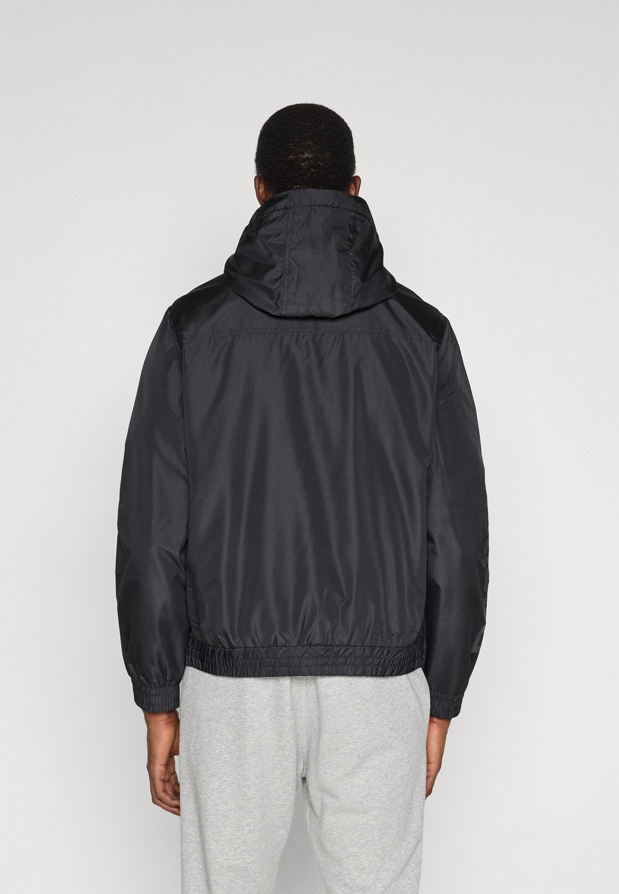 WINDBREAKER LIGHTWEIGHT FULL ZIP