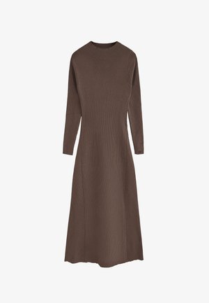 Gehaakt bruin jurkje met een ronde halslijn, lange mouwen en een uitlopende silhouette, met een ribbelstructuur en zijsplitten.