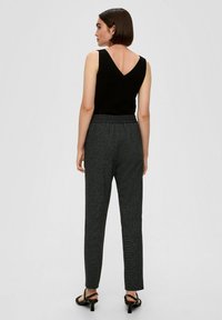 s.Oliver BLACK LABEL Broek - schwarz