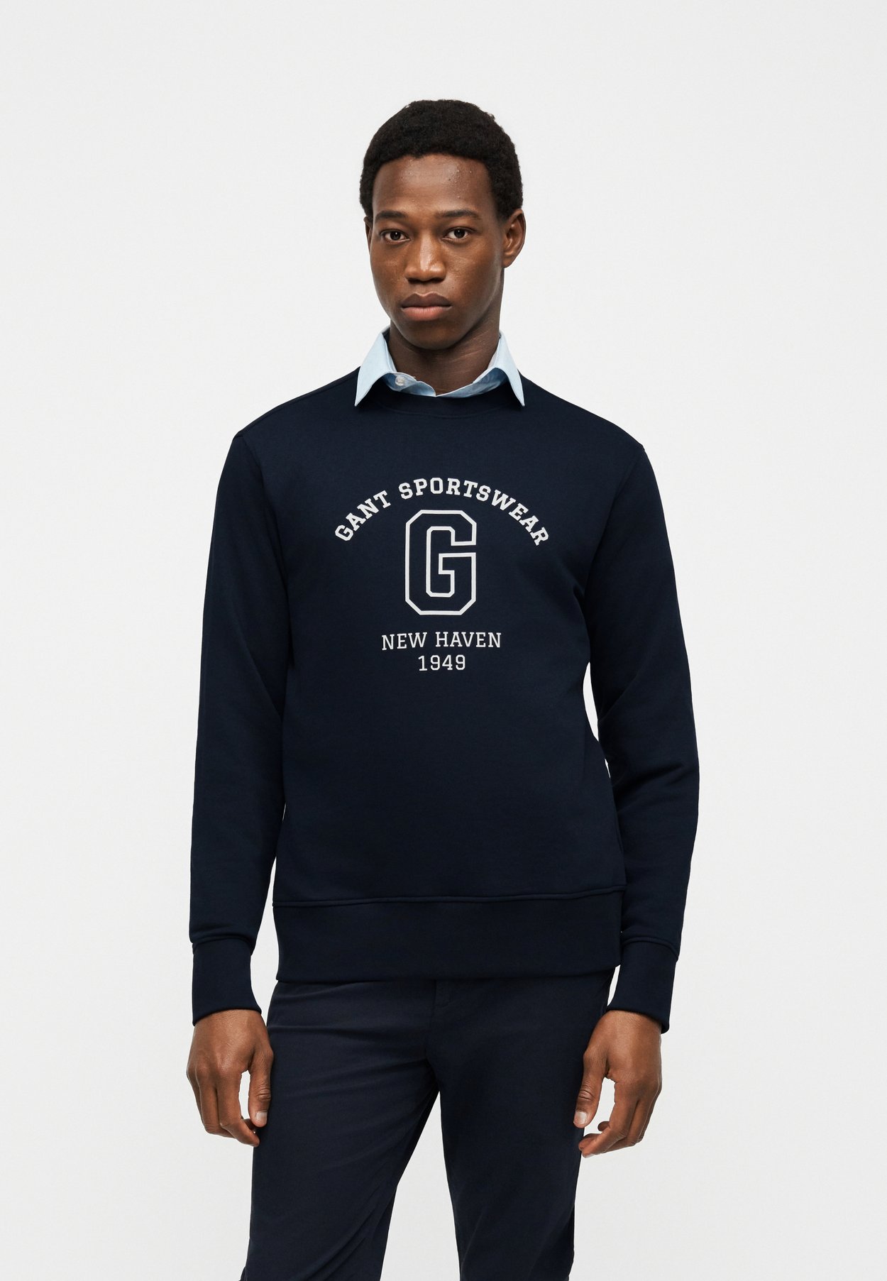 GRAPHIC CREW NECK