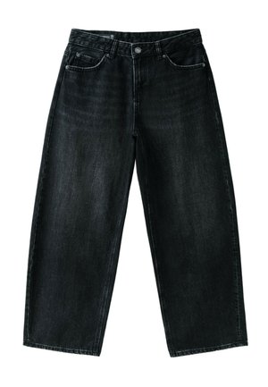 Schwarze Jeans mit weitem Bein, Vorderknopf und Reißverschluss, Gürtelschlaufen und Fünf-Taschen-Design auf weißem Hintergrund.