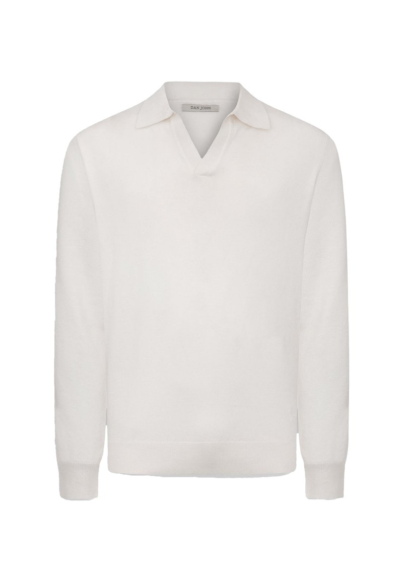 Maglione bianco a maglia con scollo a V e colletto classico. Presenta maniche lunghe e polsini e orlo a costine. Texture morbida, design minimalista.