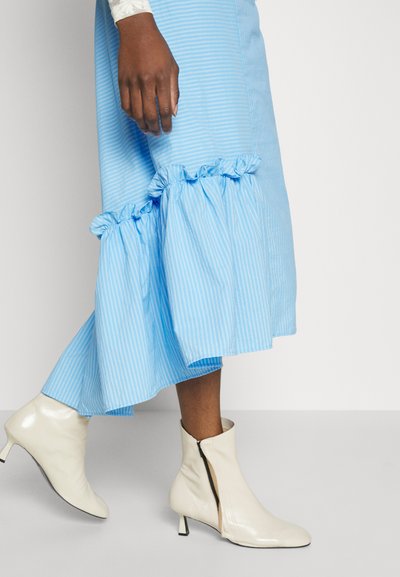 Brogger HEATHER SKIRT - Pencil φούστα - SKY BLUE