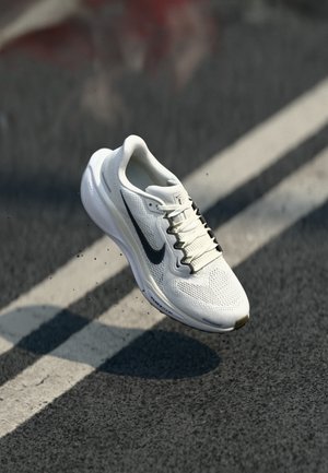 AIR ZOOM PEGASUS 41 - Chaussures de running sur route - white, black