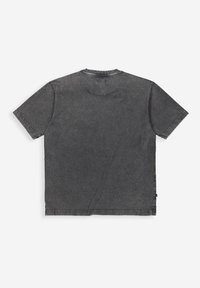 Kurze Ärmel graues Denim-T-Shirt mit Rundhalsausschnitt, rohem Saum und sauberer Naht. Verfügt über einen geraden Schnitt und eine subtile Textur.