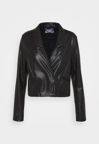 Musta lyhyt nahkatakki lovikauluksella, pitkät hihat ja tyylikäs, sileä pinta. Takissa on kaksi viistosti etutaskua ja yksinkertainen nappisuljin.