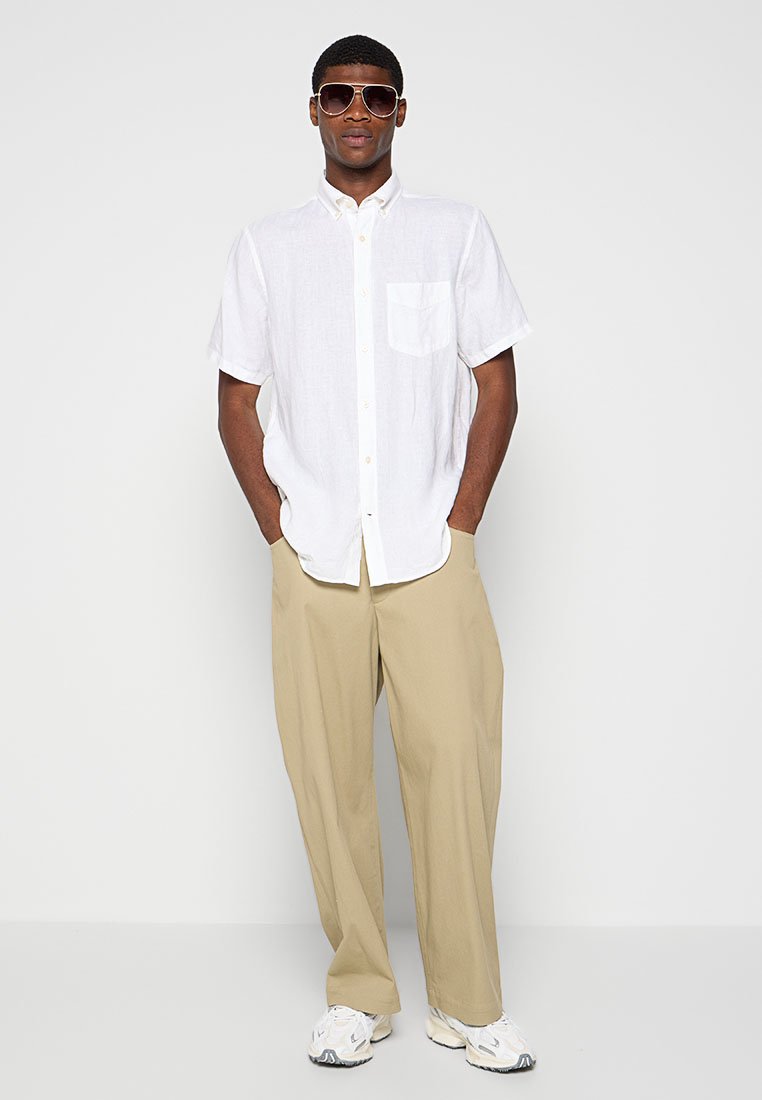 REGULAR FIT