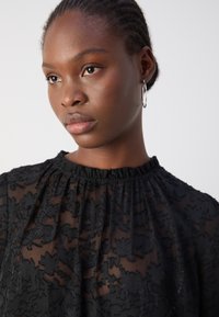 Morgan OJOUR - Blouse - noir