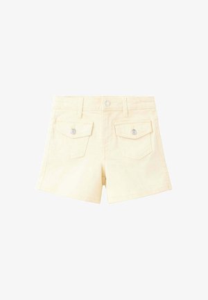 Short en denim couleur crème avec deux poches avant à rabat sécurisées par des boutons métalliques et des passants de ceinture à la taille.