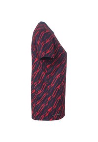 Kortærmet sportstrøje med en marineblå basis og markante røde diagonale striber. Letvægtsstof med en glat tekstur, ideel til aktivt tøj.